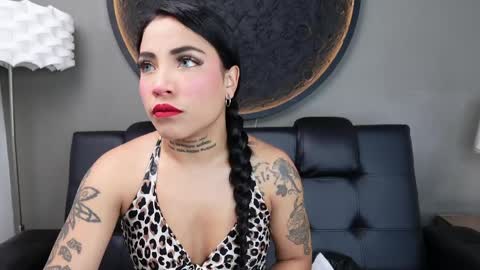 Vaiolette online show from April 2026 11:04:02 AM