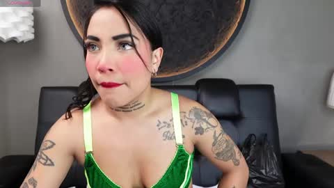 Vaiolette online show from June 2026 11:02:01 AM