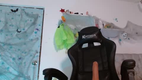 hanna    online show from October 2025 12:58:01 AM