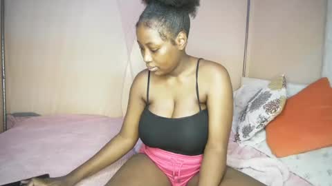 miss_worldfire online show from June 2026 04:05:01 PM