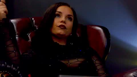 Snapshot of missalicereign chatting on April 2026 05:41:01 AM AliceReign online show from April 2026 05:41:01 AM