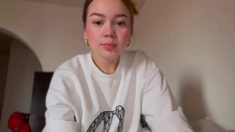 Ameliahs online show from September 2025 12:38:02 PM