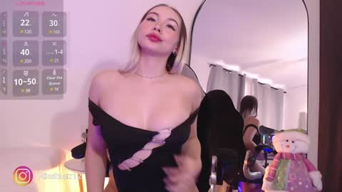 Snapshot of missblair12 chatting on December 2024 02:49:02 PM MissBlair online show from December 2024 02:49:02 PM