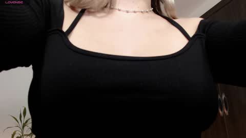 Snapshot of missblair12 chatting on February 2025 11:58:02 PM MissBlair online show from February 2025 11:58:02 PM