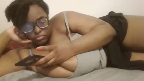 Snapshot of misscc9913 chatting on February 2025 10:58:02 AM misscc9913 online show from February 2025 10:58:02 AM