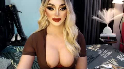 Snapshot of misschannel4sub chatting on March 2025 02:55:01 PM PRIESTESS CHANNEL online show from March 2025 02:55:01 PM