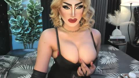 Snapshot of misschannel4sub chatting on October 2025 10:04:01 PM PRIESTESS CHANNEL online show from October 2025 10:04:01 PM