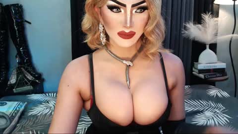 Snapshot of misschannel4sub chatting on October 2025 12:25:02 AM PRIESTESS CHANNEL online show from October 2025 12:25:02 AM