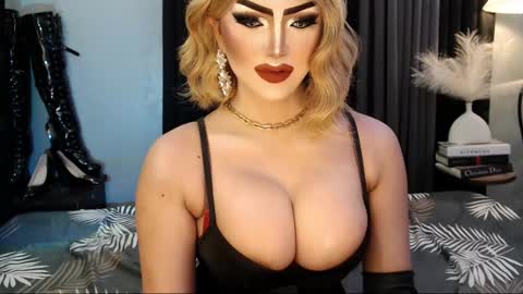 Snapshot of misschannel4sub chatting on October 2025 09:50:01 PM PRIESTESS CHANNEL online show from October 2025 09:50:01 PM