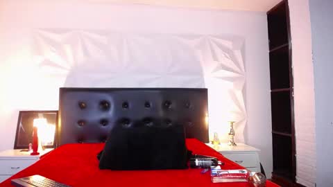 Angela online show from January 2025 05:35:02 PM