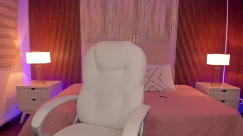 Bella Castillo online show from January 2025 11:48:01 AM