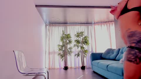 misskiarra online show from January 2025 08:52:01 AM