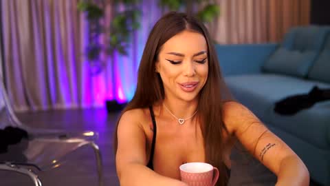 misskiarra online show from January 2025 06:19:02 AM