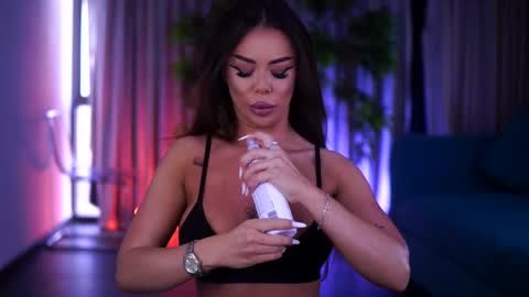 misskiarra online show from March 2025 05:29:02 AM