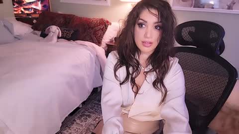 Mina online show from January 2025 02:39:02 AM