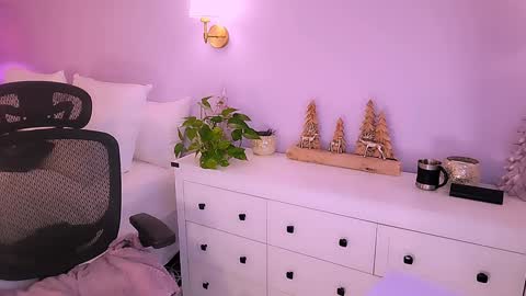 Mina online show from February 2026 04:41:01 AM