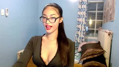 missminervaa online show from July 2026 08:46:01 PM