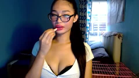 missminervaa online show from July 2026 08:10:01 AM