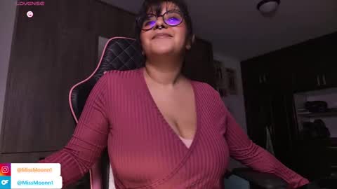 MissMoon online show from September 2025 02:00:02 AM