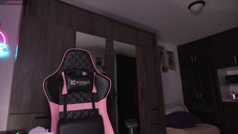 MissMoon online show from April 2026 06:23:01 PM