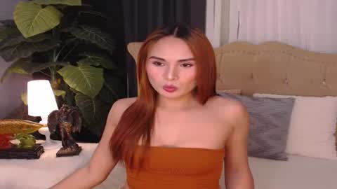 missoliviaontop online show from April 2026 06:15:01 PM