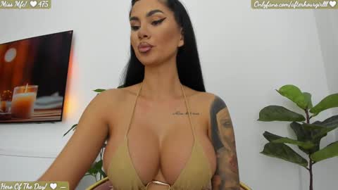 Snapshot of misspinkroom chatting on September 2025 07:41:01 PM Renata online show from September 2025 07:41:01 PM