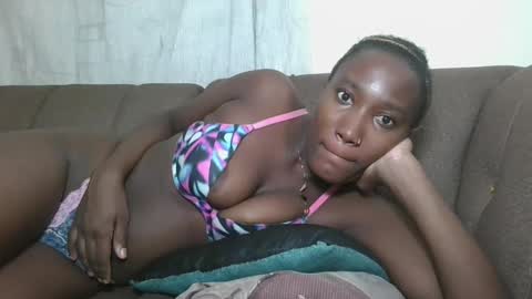 pretty gal online show from October 2025 09:00:02 PM