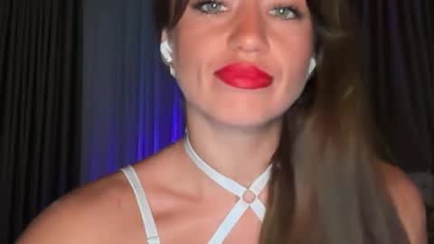 Snapshot of missroriann chatting on June 2026 02:21:02 PM missroriann online show from June 2026 02:21:02 PM