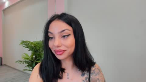 Sienna online show from April 2026 04:28:01 AM