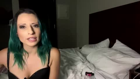 Snapshot of misstinkerbell21 chatting on July 2026 07:49:02 PM misstinkerbell21 online show from July 2026 07:49:02 PM