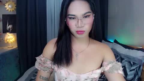 misstrishontop online show from January 2025 07:59:01 AM