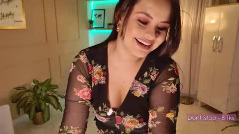 Valentina online show from September 2025 11:43:01 PM