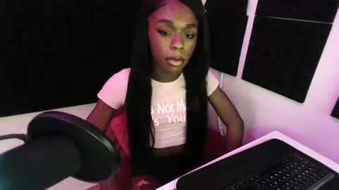 lauren online show from February 2025 05:04:01 PM