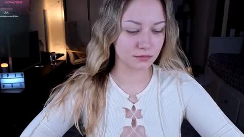 Snapshot of missyourtouch chatting on May 2026 05:51:01 PM MissYourTouch online show from May 2026 05:51:01 PM