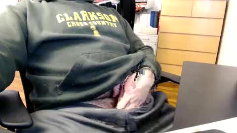 Snapshot of mister_crowne chatting on December 2024 06:46:01 PM mister_crowne online show from December 2024 06:46:01 PM