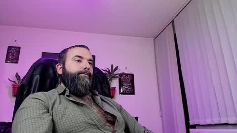 Snapshot of misterlov3r chatting on December 2024 04:33:01 AM misterlov3r online show from December 2024 04:33:01 AM