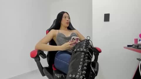 Snapshot of mistress_findom chatting on May 2026 02:50:01 AM mistress_findom online show from May 2026 02:50:01 AM