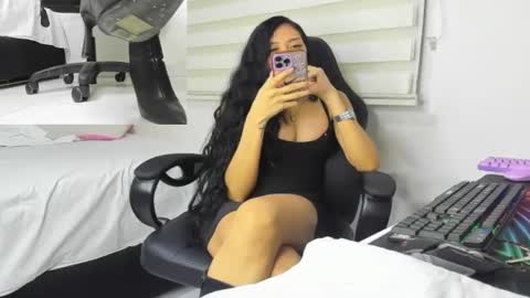 Snapshot of mistress_findom1 chatting on October 2025 05:27:01 AM mistress_findom1 online show from October 2025 05:27:01 AM