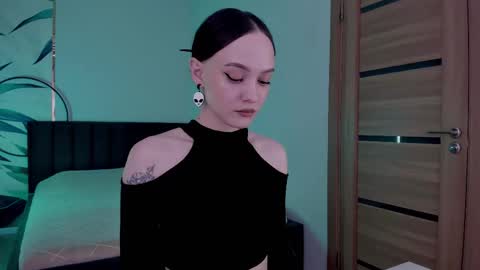 Mistress Mia online show from October 2025 11:57:02 PM