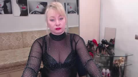 Snapshot of mistress_milfa chatting on March 2025 06:44:02 PM mistress_milfa online show from March 2025 06:44:02 PM