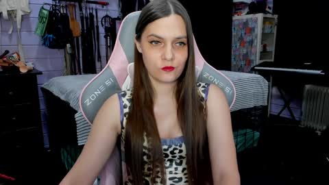 Dirty Priest and Ivi online show from January 2025 07:18:01 PM