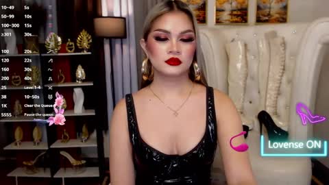 Snapshot of mistressathenna chatting on May 2026 10:48:01 PM mistressathenna online show from May 2026 10:48:01 PM