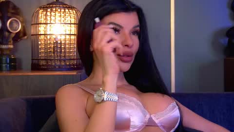 Elenia online show from January 2026 02:22:02 PM