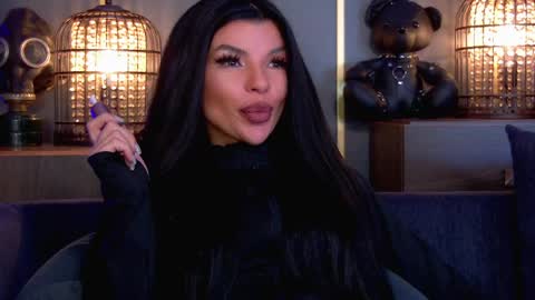 Elenia online show from March 2026 01:01:01 PM