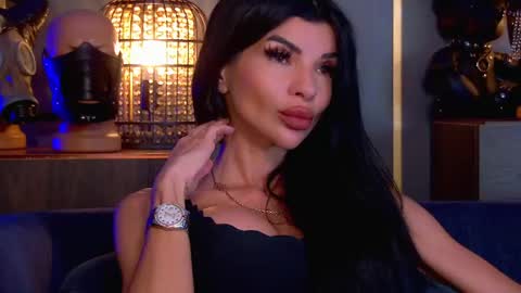 Elenia online show from May 2026 03:06:01 PM