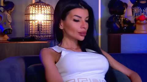 Elenia online show from May 2026 11:49:01 AM