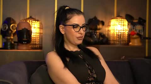 Snapshot of mistresskellykent chatting on April 2026 07:58:01 PM Mistress Kelly online show from April 2026 07:58:01 PM