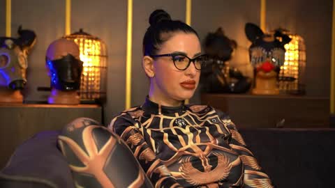 Snapshot of mistresskellykent chatting on May 2026 09:44:02 PM Mistress Kelly online show from May 2026 09:44:02 PM