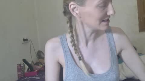 mistressmilly32 online show from February 2026 09:40:02 PM