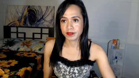 Snapshot of mistressnicoletrans chatting on December 2024 03:20:02 PM SexyCutieNicole online show from December 2024 03:20:02 PM